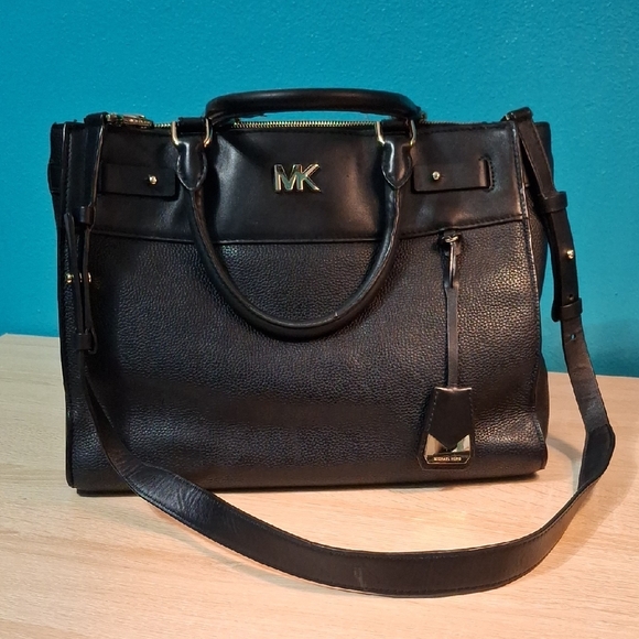 Michael Kors Handbags - Michael Kors Reagan Large Satchel Black Tote with Gold Accents
